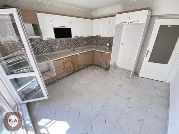 Senem'den Başkent Cd Yakını Y.giriş Yeni Bina Kiralık Daire 1