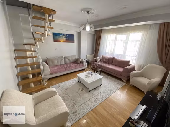 Süper Noktam'dan Halkalı'da Satılık 200mt 3+2 Dubleks Daire 1