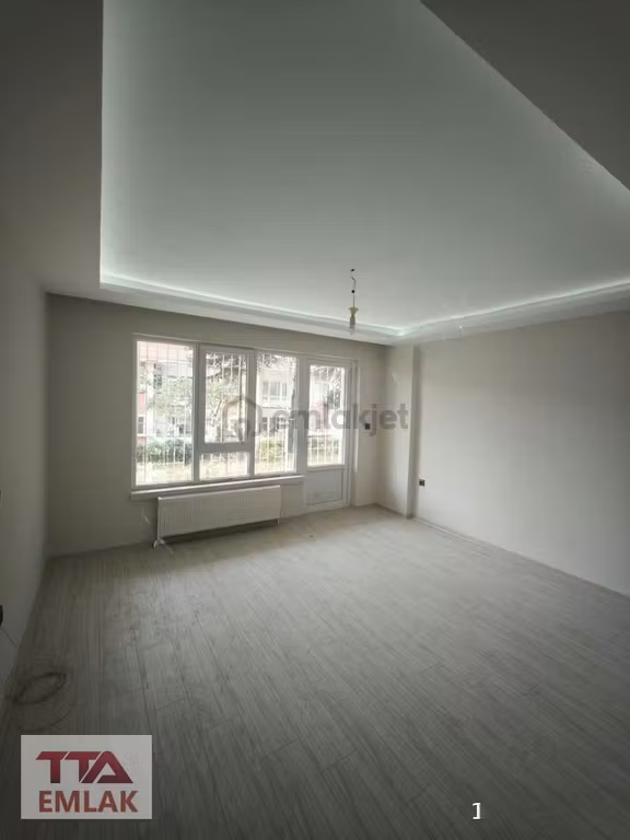 Harbiye Mahallesi Nakış Sokak’ta Ful Yapılı Bahçe Katı 2+1 Kiralık Daire 1