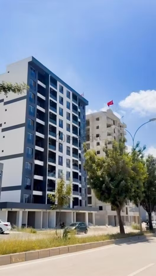 Erguvan Caddesinde Oturuma Hazır Sıfır Lüks 1+1 Daireler 1