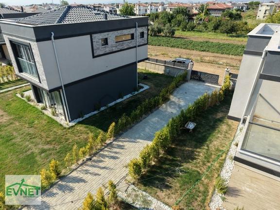 Güzelçamlıda Denize Adım Mesafesinde, Tam Müstakil &havuzlu 2