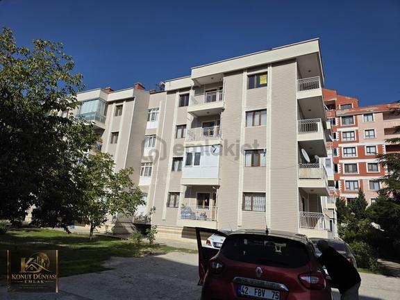 Kosova'da Veysel Karani Cad. İle İstanbul Yolu Arası 3+1 Daire 1