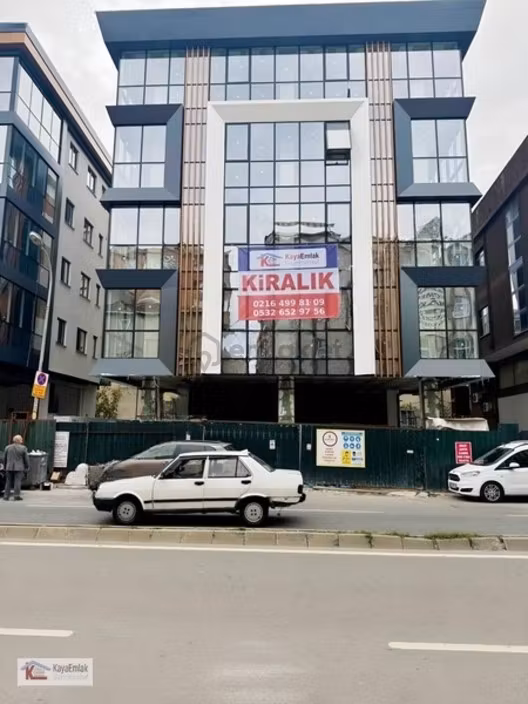 Tavukçuyolu'nda Kurumsal Firmalara Kiralık Sıfır Dükkan