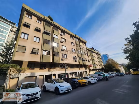 Cadde Üzeri Otoparklı Balkonlu Ferah Temiz Daire 2