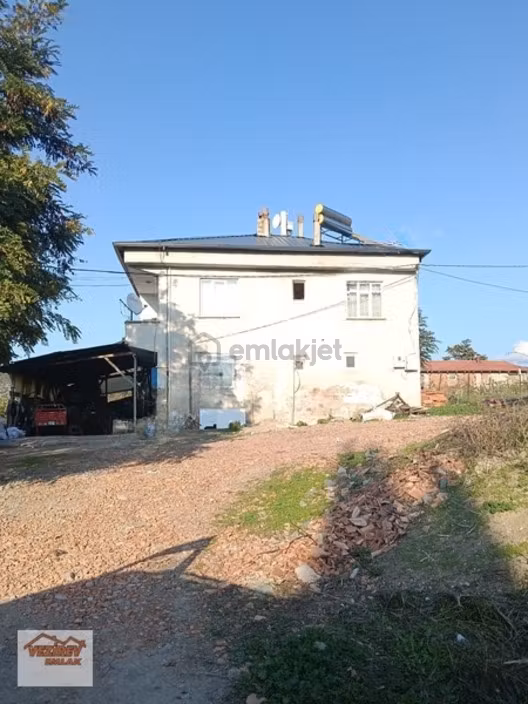 Vezirev Emlak'tan Yürükçal Mah. 2 Katlı Müstakil Ev Ve Ahır 2