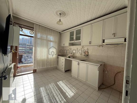 Kadir Dikici'den Çevreyolu Caddesi 2+1 Çatı Katı Kiralık Daire 1