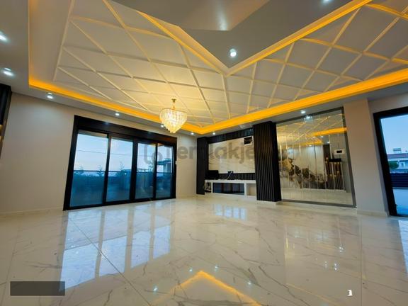 Nexus'tan Yeniçiftlik Mah. Triplex 4+1 Ultra Lüx Satılık Villa 1
