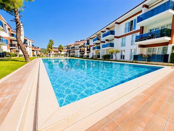 Remax'tan- Taşyaka Likyapark Sitesinde, Eşyalı Satılık 1+1 Daire 2