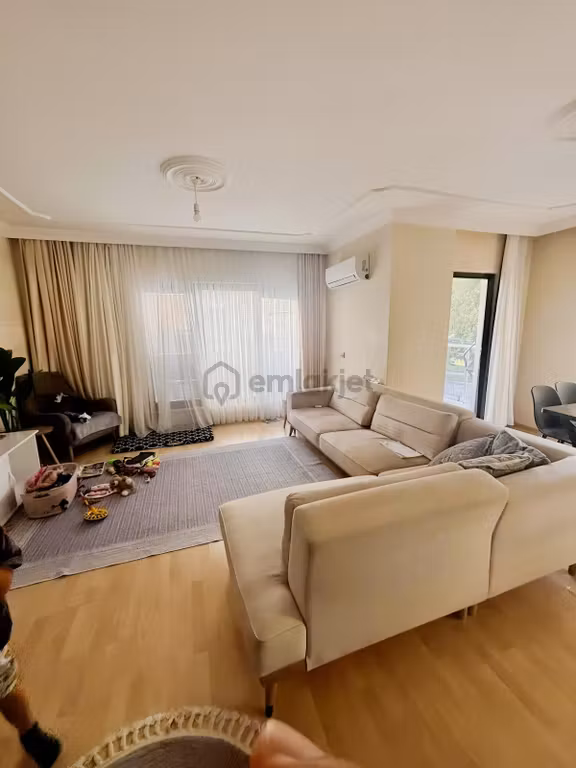 Konyaaltı Limanda 2+1 Boş Kiralık Havuzlu 1