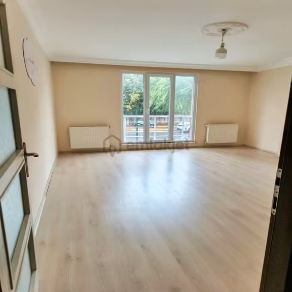 Beylikdüzü Yakuplu'da Merkezi Konum Kiralık 3+1 Daire 1