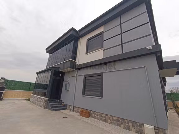 Aratol Mahallesi Mercedes Karşısı Su Deposu Civarı Müstakil Villa Satılık 2