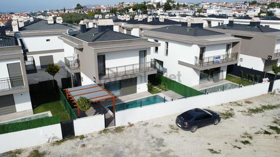 Kuşadasında Denize Yakın 4+1 Sıfır Mustakil Satılık Villa 2