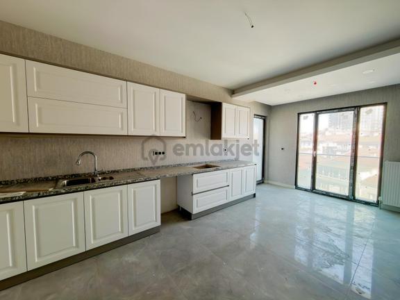 Eka Pretj Sitesin'de 7/24 Güvenlikli Geniş Peyzaj_manzaralı 4+1 2