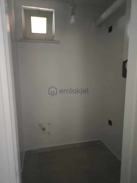 Ümraniye Armağanevler Mahallesi Metro Yürüme Mesafesi 1+1 Yeni Bina Kiralık Daire Mutfak Dolapları Y 2
