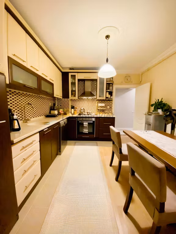 Dumlupınar Mahallesi'nde Merkezi Konumda Site İçi 3+1 Daire 2