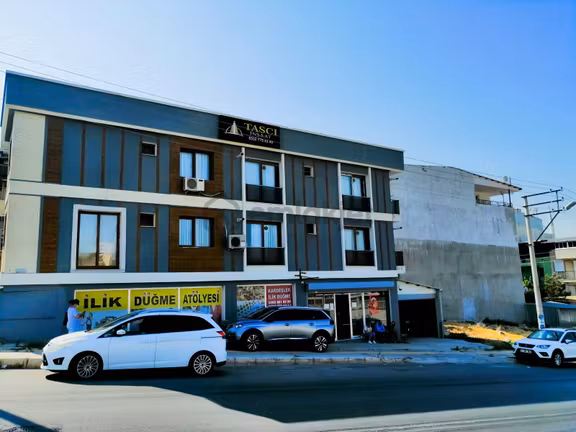 Buca Adatepe Mah D.gazlı Balkonlu 1+1 Satılık Daire 1