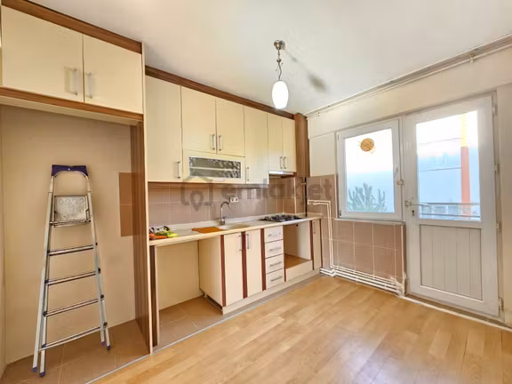 Gültepe Mahallesin De 3+1 170m2 Bahçe Katı Kiralık Fırsat Daire 2