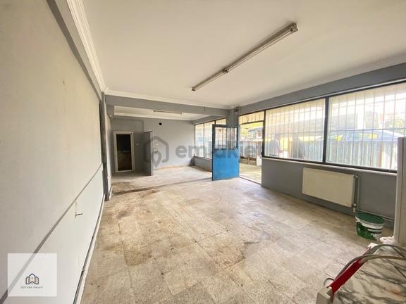Atıf Efendi Caddesi Üzerinde 60 M2 Ön Kullanımlı Dükkan 2