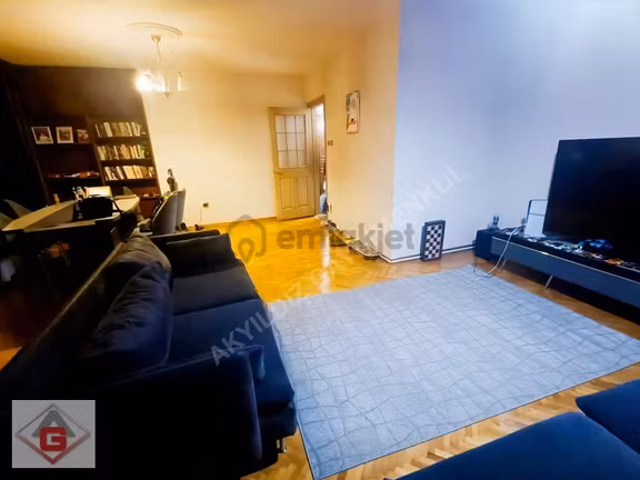 Gayrettepe Site İçinde Otoparklı Geniş Salon Ve Geniş Odalı 3+1 1