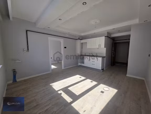 Sütlücede İstiklal Cad Yakını Yerden Isıtma Balkonlu Sıfır 1+1 1