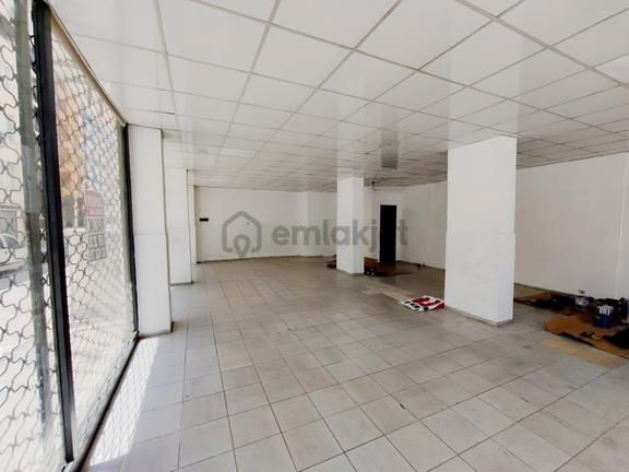 Genç Emlak'tan Çakmak Cad. Kiralık 85m Dükkan 2