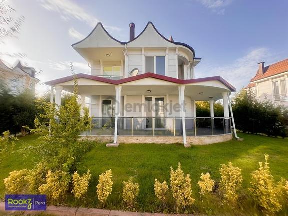 Sapanca Kırkpınar'da Site İçi Müstakil 4+1 Fırsat Villa 1