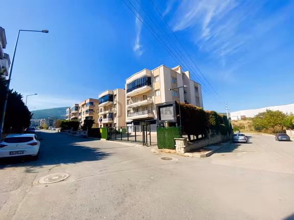 Gaziemir Irmak Mahallesinde Satılık 55m² Dükkan 2