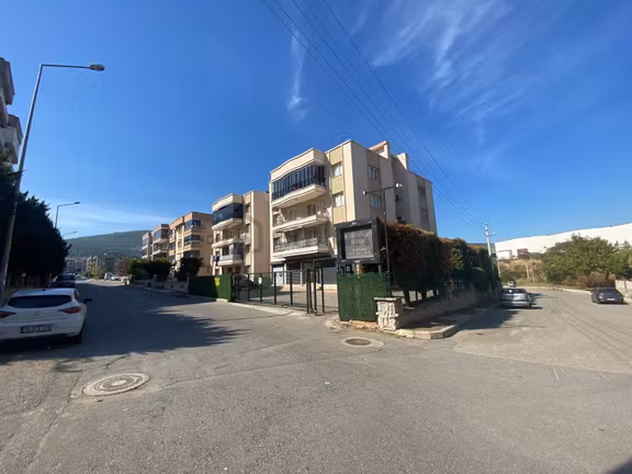 Gaziemir Irmak Mahlalesinde Site İçi Kiralık Dükkan 2