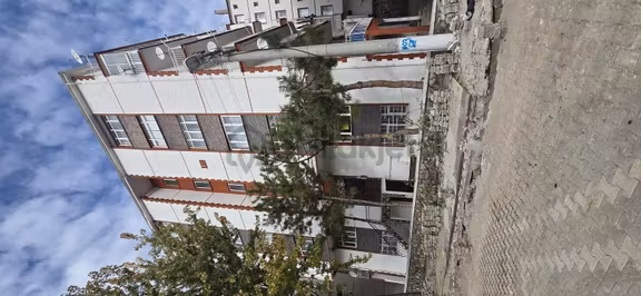 Cacabey Okulu Yanı Ara Kat Kiralık 1