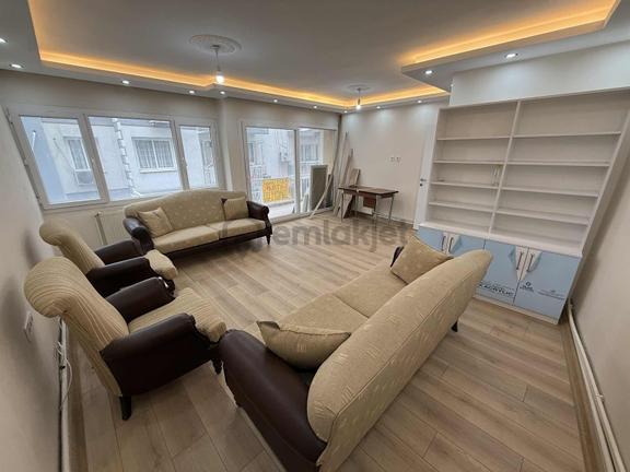 Yeşilyurt Yıldız Caddesi Üzeri 3+1 Doğalgazlı Arakat Çift Cephe 1