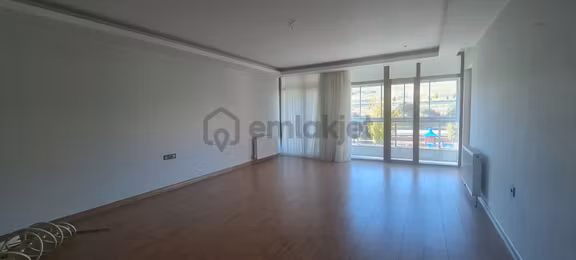 Arel'den Bağlıca Three Life Rezidansta Katta Ferah Geniş 4+1 2