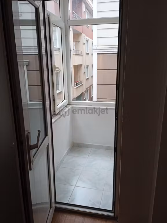 Mehmet Akif Ersoy Mahallesi Metrobüse Yakın 3+1 Kiralık Daire 2