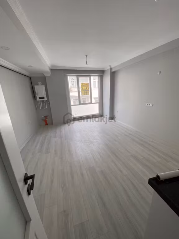 Silivri Merkez Sahilde Kiralık Yeni Sıfır 1+1 Daire 2