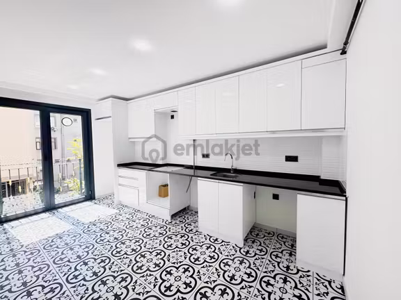 Yoldaş İnşaat'tan 3+1 1.kat 115 M2 Memura Kiralık Daire 2