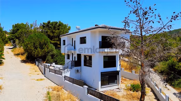 Satılık 5+2 Villa Müthiş Konumda Sizleri Bekliyor 2