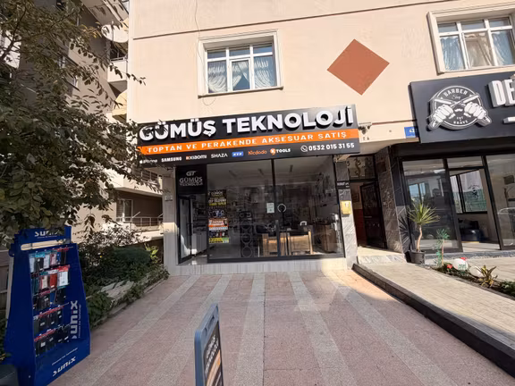 Çamlıcadan Anayola 200 Metre Teknoloji Mağazası 1