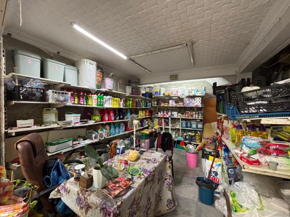 Edremit Çarşı Merkezde Hazır Kiracılı Satılık 2 Katlı İş Yeri 2