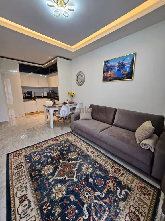 Alanya Merkezde Sıfır Yerden Isıtmalı Aktiviteli Sitede Eşyalı 1+1 1