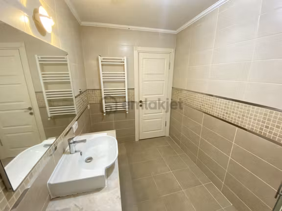 Merkez Eğitim Araştırma Hastanesine 500 M. Satılık 1+1 Daire 2