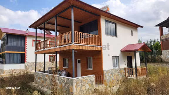 Çerçi Emlak'tan Çamlıyayla Cuma Yakasında Satılık Villa 1