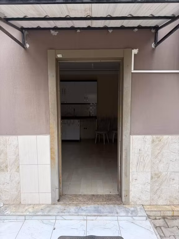 Adestan Emlak Tan Ahatlı Da 1+1 Giriş Kat Eşyasız 1