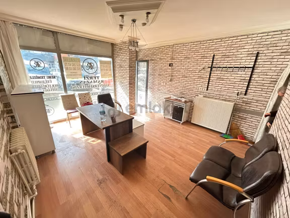 Taner Den.öveçler Lizbon Cad.kombili Kiralık Dükkan 2