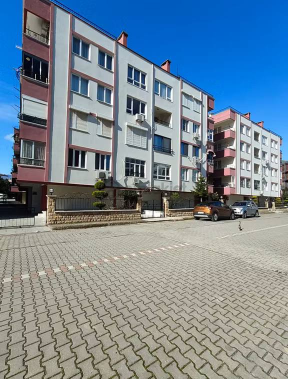 Akçay Altınkum`da Denize Yakın, Teraslı 4+1 Kiralık Dubleks 1