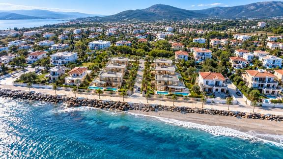 Denize Sıfır Villa 4+1 200 M² Teras Bahçe Özel Havuz Otopark 2