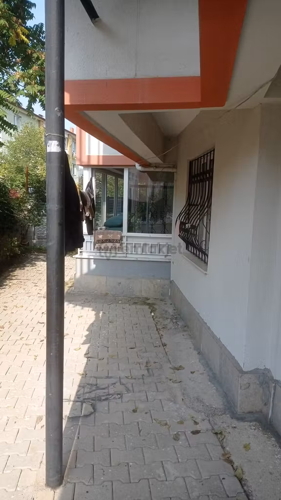 Fırat Mahallesi Satılık Daire 15 Yaşında 2