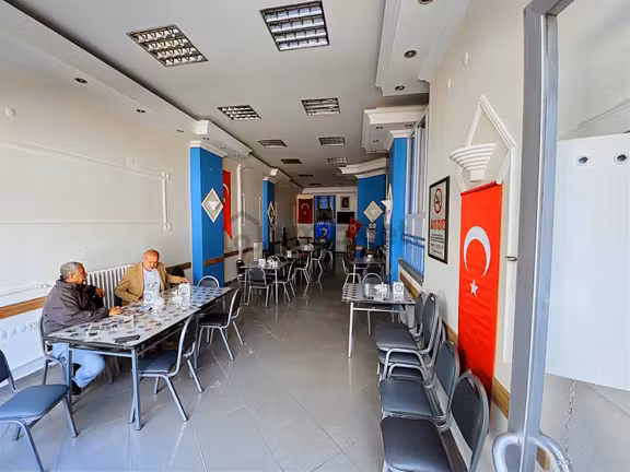 Arifiye'de 160 Metrekare Satılık Dükkan 1