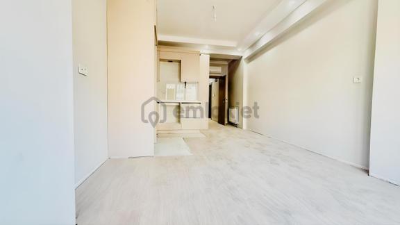 Sefaköy Merkezde Ana Cadde Üzeri Sıfır 2+1 70m2 Arakat 1