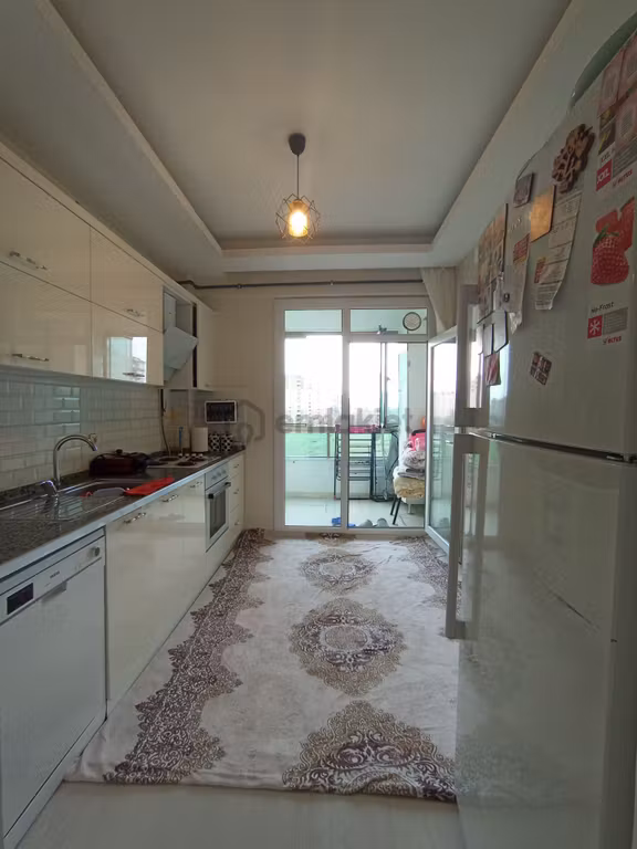 ( Kelepir ) 5 Yaşında Hasarsız Ara Kat Üç Kuyularda 2+1 ( 100 M2 ) Merkezi Isıtmalı Sitede Daire 2