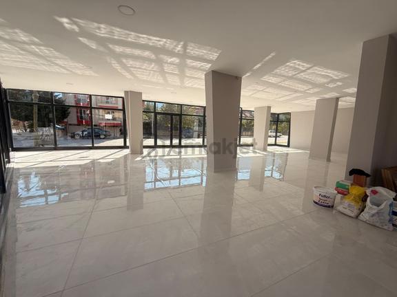 Özçelebi'den 170 M² İşyeri Köşe Çift Cepheli Full Yapılı Seyran 1