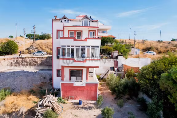 Dikili Çandarlı Mavikentte Satılık Eşyalı 4+1 Villa 1